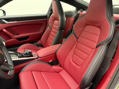 2026 Porsche 911 Carrera GTS