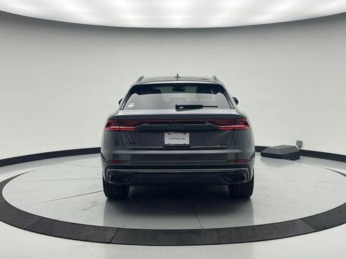 Daytona Gray Pearl Effect 2020 Audi Q8 55 Prestige