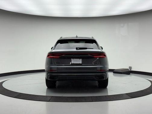 Daytona Gray Pearl Effect 2020 Audi Q8 55 Prestige