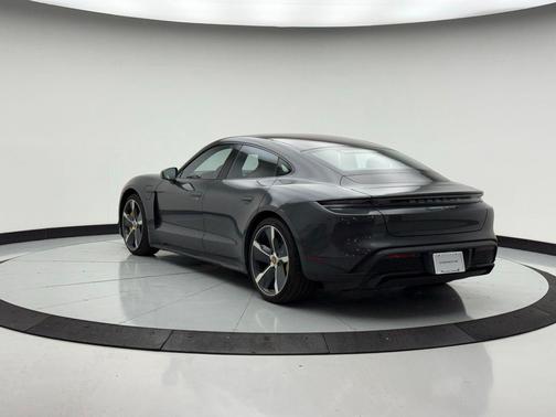 2021 Porsche Taycan Turbo