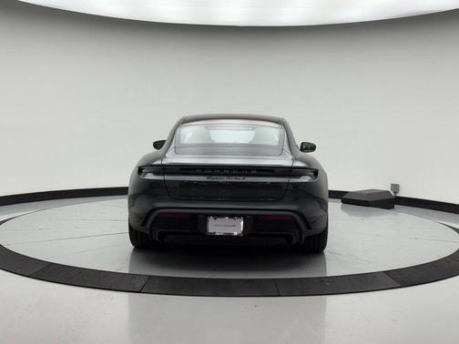 2021 Porsche Taycan Turbo