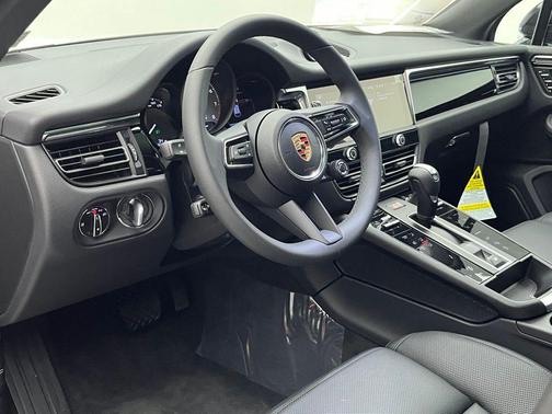 2025 Porsche Macan S