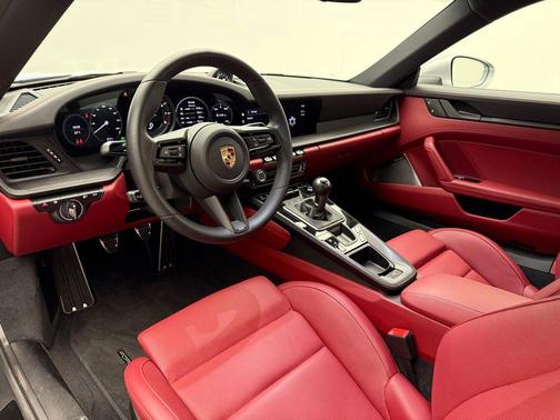 2023 Porsche 911 Carrera GTS