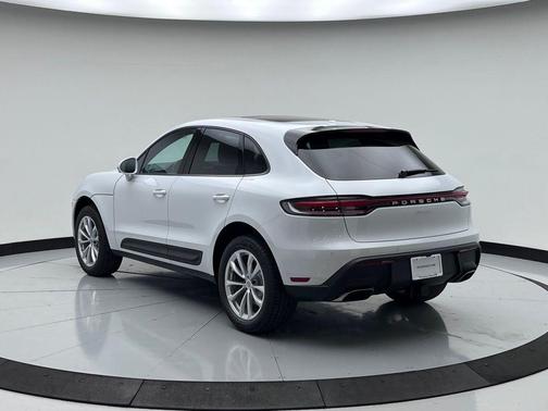 2025 Porsche Macan 