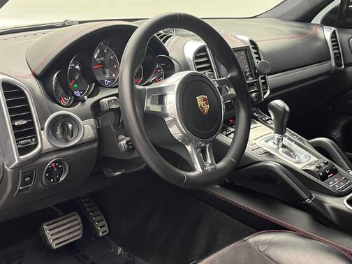 2013 Porsche Cayenne GTS