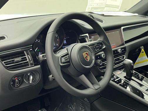 2025 Porsche Macan S