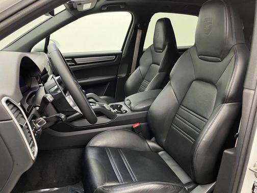 White 2023 Porsche Cayenne Cayenne