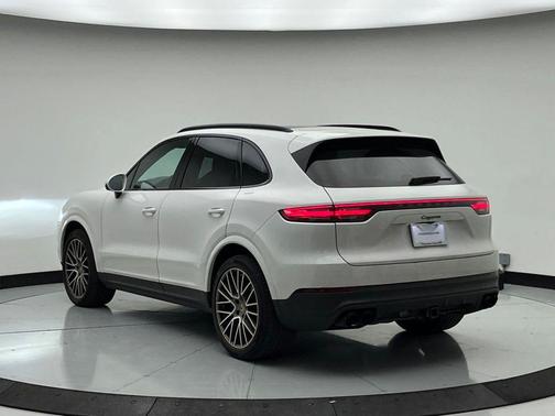 White 2023 Porsche Cayenne Cayenne