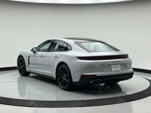 2026 Porsche Panamera 