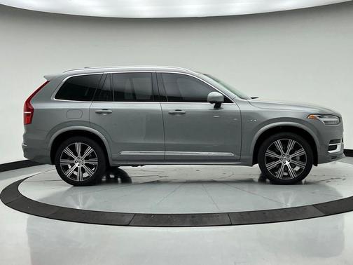 Vapour Grey Metallic 2025 Volvo XC90 B6 Plus 7-Seater