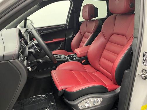 2023 Porsche Macan GTS