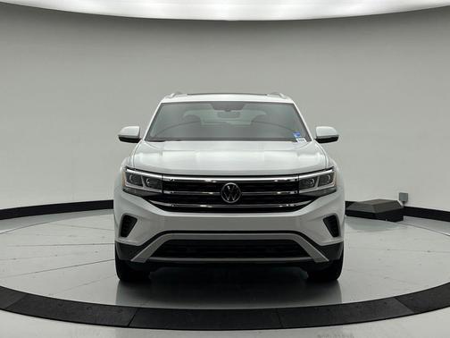 Pure White 2021 Volkswagen Atlas Cross Sport 3.6L V6 SE w/Technology
