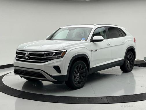 Pure White 2021 Volkswagen Atlas Cross Sport 3.6L V6 SE w/Technology