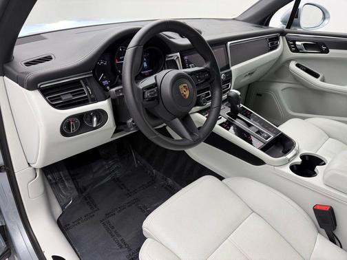 2024 Porsche Macan GTS