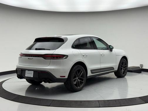 2023 Porsche Macan 