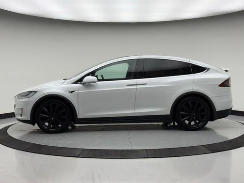 Pearl White Multi-Coat 2019 Tesla Model X Standard Range