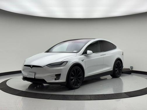 Pearl White Multi-Coat 2019 Tesla Model X Standard Range