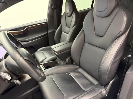 Pearl White Multi-Coat 2019 Tesla Model X Standard Range