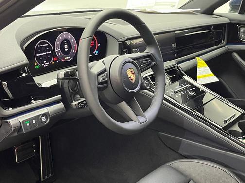 2025 Porsche Panamera 