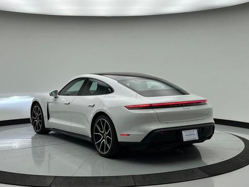2023 Porsche Taycan 