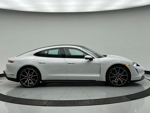 2023 Porsche Taycan 