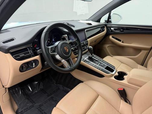 2020 Porsche Macan 