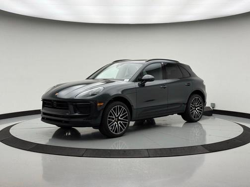 2026 Porsche Macan 