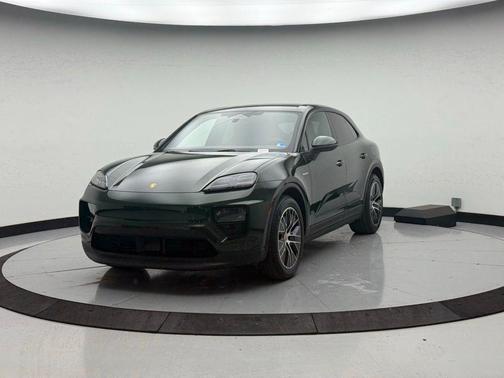 2026 Porsche Macan 4