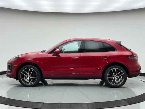 2025 Porsche Macan 