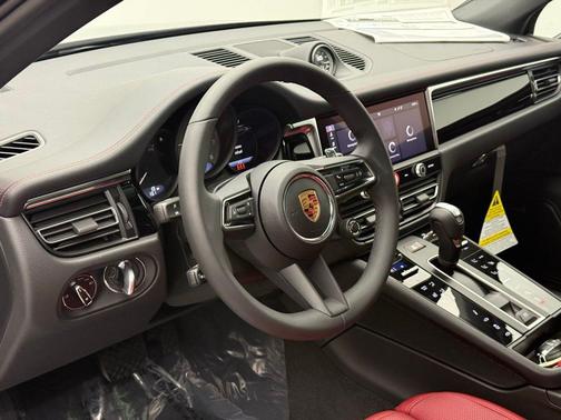 2025 Porsche Macan S