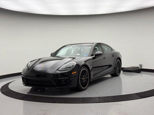 Jet Black Metallic 2023 Porsche Panamera 4 Platinum Edition