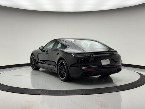 Jet Black Metallic 2023 Porsche Panamera 4 Platinum Edition