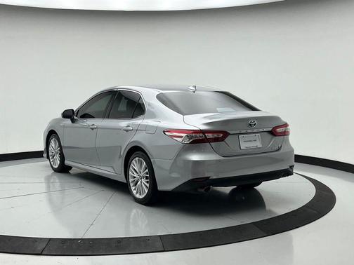 2020 Toyota Camry Hybrid XLE