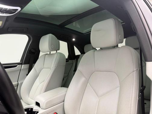 2023 Porsche Macan S