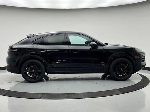 Chromite Black Metallic 2026 Porsche Cayenne Cayenne