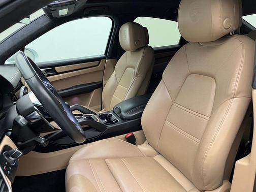 2023 Porsche Cayenne GTS