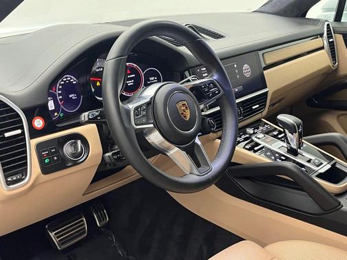 2023 Porsche Cayenne GTS