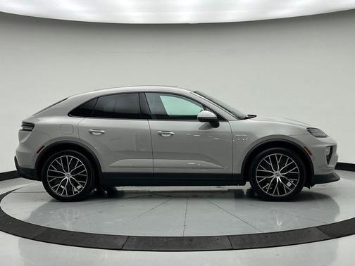 2026 Porsche Macan Macan Electric 4