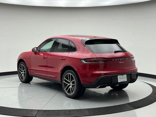 2026 Porsche Macan 