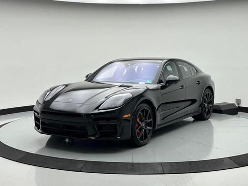2025 Porsche Panamera Turbo