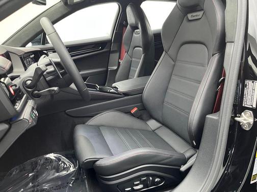 2025 Porsche Panamera Turbo
