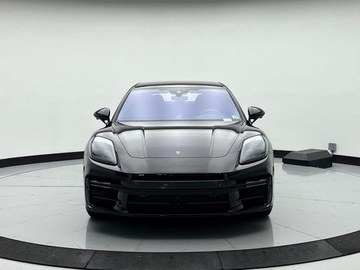 2025 Porsche Panamera Turbo