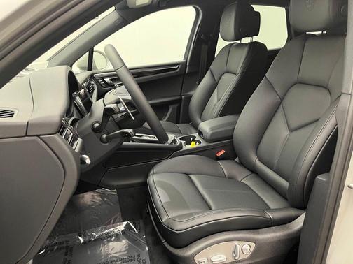 Chalk 2026 Porsche Macan Macan