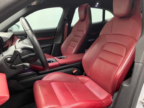 2022 Porsche Taycan 4