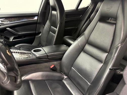 2012 Porsche Panamera Turbo