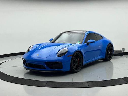 2022 Porsche 911 Carrera 4 GTS