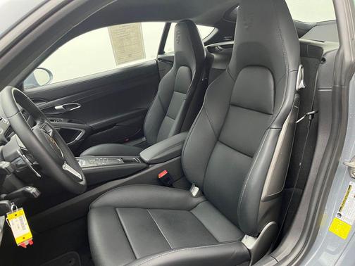 2025 Porsche 718 Cayman GTS 4.0