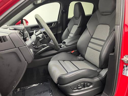 2025 Porsche Cayenne S