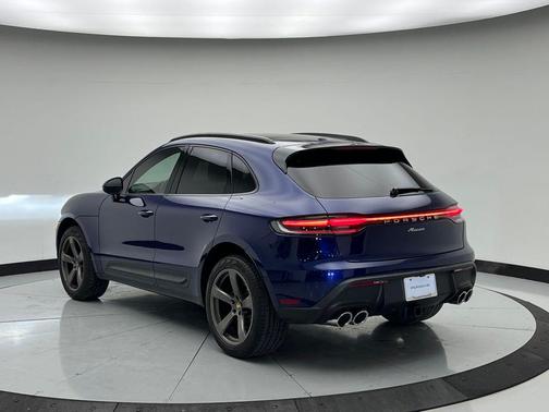 2022 Porsche Macan 