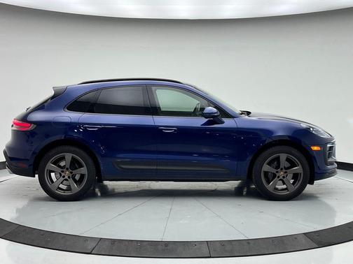 2022 Porsche Macan 